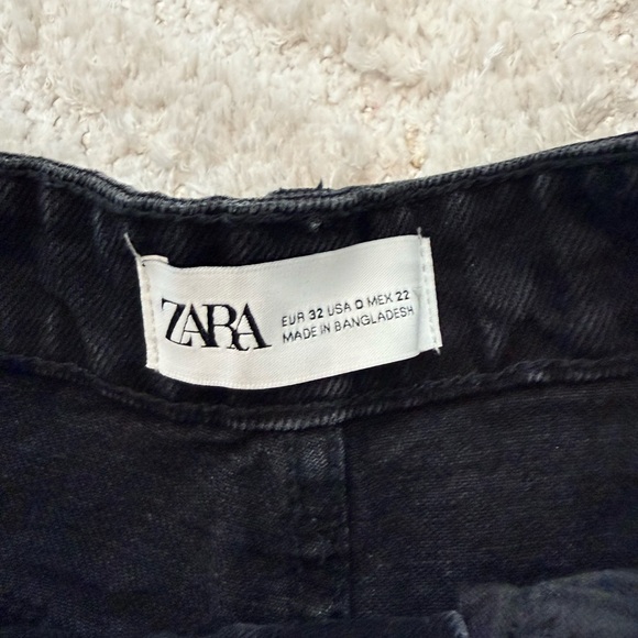 Women’s Zara High Waist Black Frayed Denim Shorts Size 0 - Picture 3 of 6